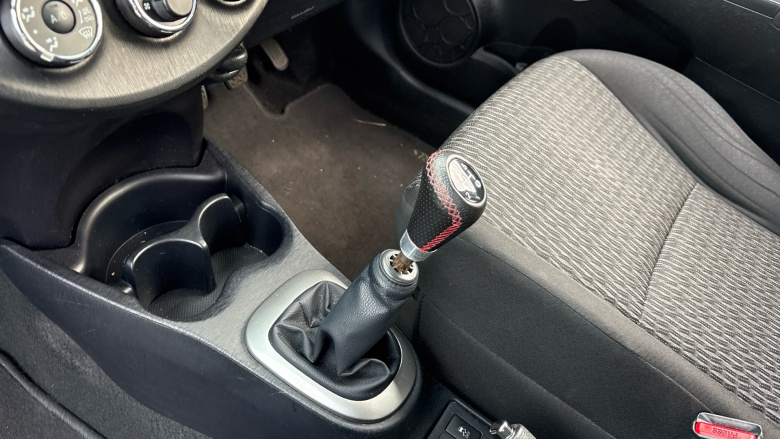 Toyota Yaris 1.0 VVT-i TR 5dr Petrol Hatchback